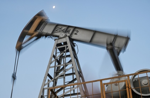 استقرار أسعار النفط بدعم من تراجع المخزونات الأمريكية استقرار أسعار النفط بدعم من تراجع المخزونات الأمريكية