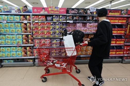 أول انخفاض لصادرات الأغذية الكورية إلى أمريكا منذ عامين بسبب الرسوم الجمركية