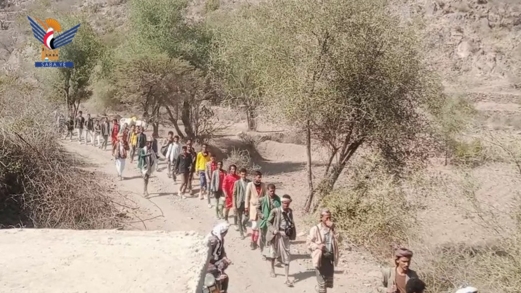 مسير ومناورة لخريجي دورات التعبئة في بني سليمان بحزم العدين في إب