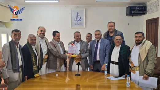 وزير الخدمة المدنية والتطوير الإداري يكرم الوكيلين السابقين حيدر والأمير