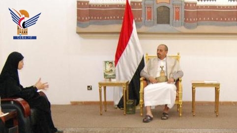 نائب وزير الخارجية يلتقي رئيسة بعثة اللجنة الدولية للصليب الأحمر بصنعاء