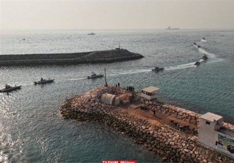 انطلاق مناورات واسعة لبحرية الحرس الثوري الإيراني في مياه الخليج