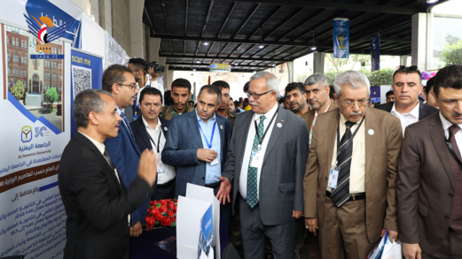الدكتور بن حبتور يطلّع على معرضي صنعاء التعليمي والتوعوي عن مخاطر المخدرات