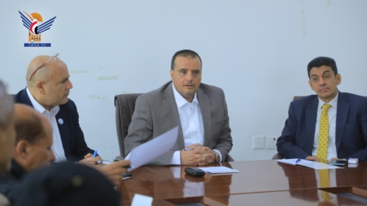 القائم بأعمال وزير الاقتصاد يطلع على سير العمل في النافذة الواحدة لهيئة للاستثمار القائم بأعمال وزير الاقتصاد يطلع على سير العمل في النافذة الواحدة لهيئة للاستثمار