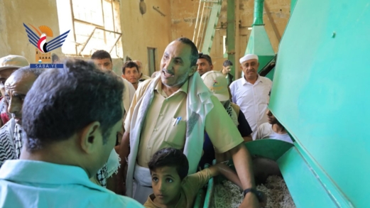  محافظ الحديدة يطلع على آلية استقبال محصول القطن للموسم 1447هـ