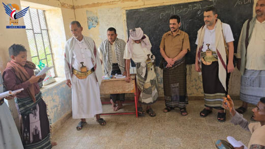 ​قيادات تنفيذية تطلع على سير الدورات الصيفية في مديرية السخنة بالحديدة