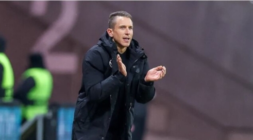 نادي فولفسبورغ الألماني يعلن إقالة مدربه دانيال باور    