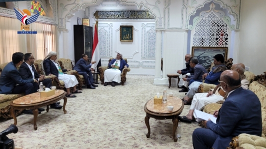 رئيس مجلس النواب يلتقي نائب رئيس الاتحاد العام للغرفة التجارية وعددا من أعضاء الاتحاد