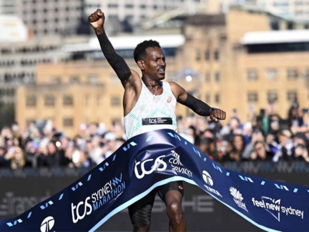 الإثيوبي كيروس والهولندية سيفان حسن يسجلان رقمين قياسيين بماراثون سيدني