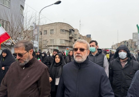 الرئيس الإيراني والمسؤولون يشاركون في مسيرات 