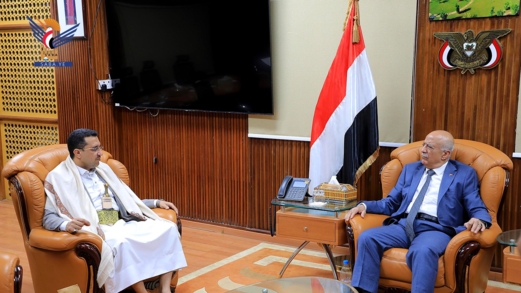 رئيس مجلس الوزراء يناقش مع وزير الاتصالات سير نشاط قطاع الاتصالات وتقنية المعلومات