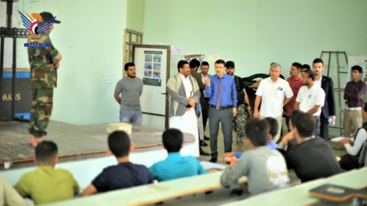 نائب وزير التربية يطلع على الأوضاع والأضرار بجامعة الحديدة