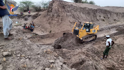 تنفذ مبادرة مجتمعية لاستصلاح الأراضي وقنوات الري في الجراحي بالحديدة