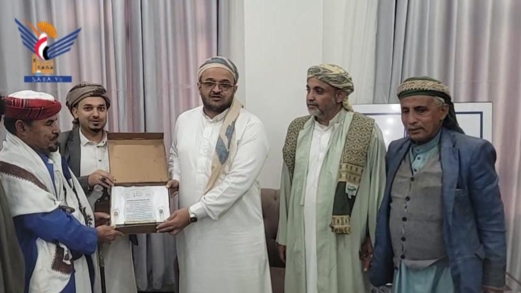 تعز .. أبناء الطرق الصوفية يُكرّمون القائم بأعمال محافظ تعز المساوى