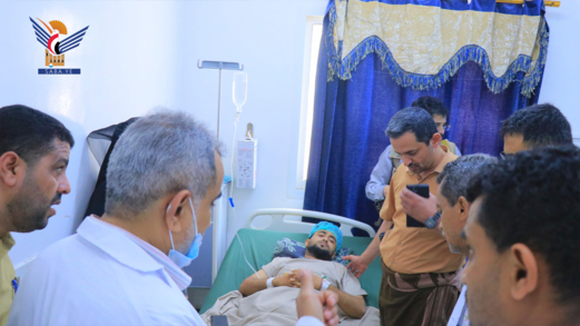 الاطلاع على أوضاع جرحى مجزرة ميناء رأس عيسى بمستشفى الثورة في الحديدة الاطلاع على أوضاع جرحى مجزرة ميناء رأس عيسى بمستشفى الثورة في الحديدة