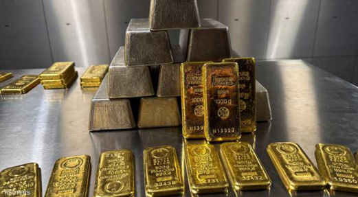 الذهب يتجه لأسوأ أداء شهري منذ 17 عاما مع تلاشي آمال خفض الفائدة