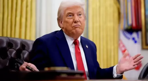 بعد فرض رسوم بنسبة 50%:ترامب يعلن عزمه الحديث مع الرئيس البرازيلي قريباً