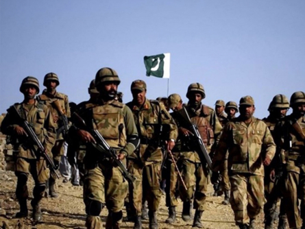 الجيش الباكستاني يعلن مقتل 13 مسلحاً شمال غربي البلاد