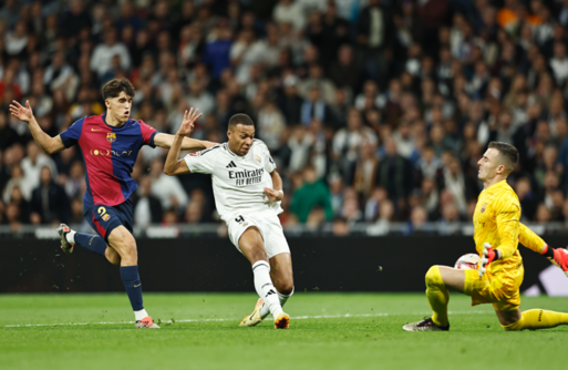 رابطة "الليغا" تعلن موعد مواجهة برشلونة وريال مدريد في الدوري