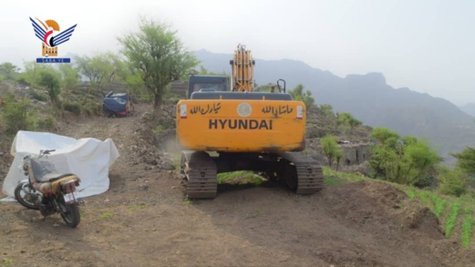 تفقد شق طريق "مدحجين - الخربة" الرابط بين مديريتي القفر بإب ووصاب العالي بذمار