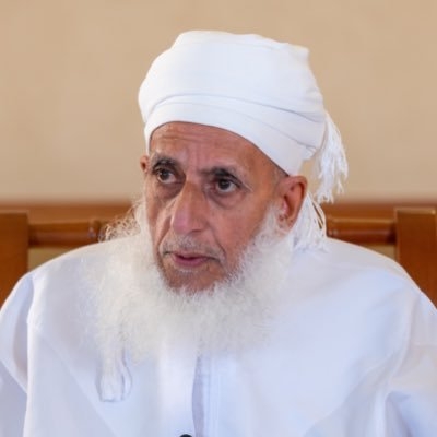 مفتي عُمان: أشكر أبطال اليمن المغاوير على غيرتهم الإيمانية ووقفتهم البطولية مفتي عُمان: أشكر أبطال اليمن المغاوير على غيرتهم الإيمانية ووقفتهم البطولية
