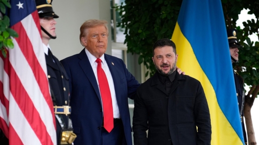 ترامب: لم أناقش تنازل أوكرانيا عن منطقة "دونباس" لروسيا ترامب: لم أناقش تنازل أوكرانيا عن منطقة "دونباس" لروسيا