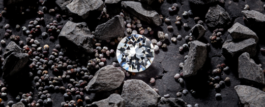 علماء فيزياء يصنعون ألماسًا مصنعًا في المختبر أقوى من الألماس الطبيعي علماء فيزياء يصنعون ألماسًا مصنعًا في المختبر أقوى من الألماس الطبيعي