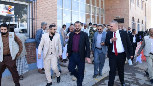 وزير الصحة يُدّشن المخيم الطبي المجاني للسل والأمراض الصدرية وزير الصحة يُدّشن المخيم الطبي المجاني للسل والأمراض الصدرية