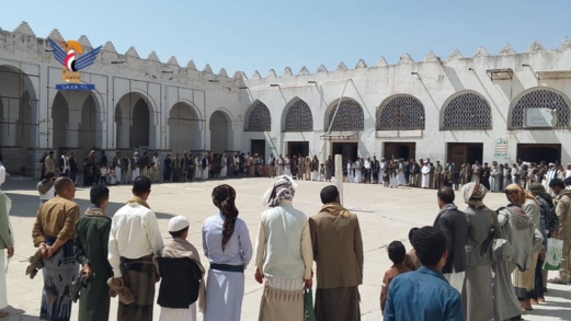 وقفات في تعز وفاءًا لدماء الشهداء وثباتاً على الموقف واستمرارًا في التعبئة