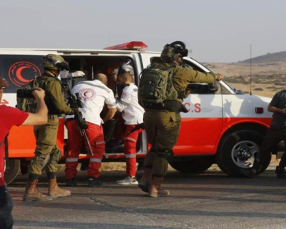 العدو الإسرائيلي يغلق طريقا جنوب نابلس ويقتحم السيلة الحارثية ويعتدي على فلسطيني بالضرب.. ويشدد إجراءاته العسكرية على حاجز الحمرا