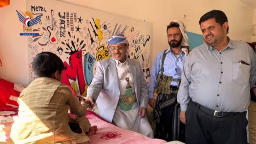 السامعي يطلّع على الدور الإنساني لمؤسسة "الشفقة" في رعاية مرضى الفشل الكلوي والسرطان