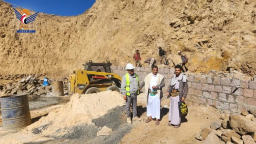 تفقد سير أعمال التأهيل في طريق البحريين – بلد شار بمديرية ريف إب