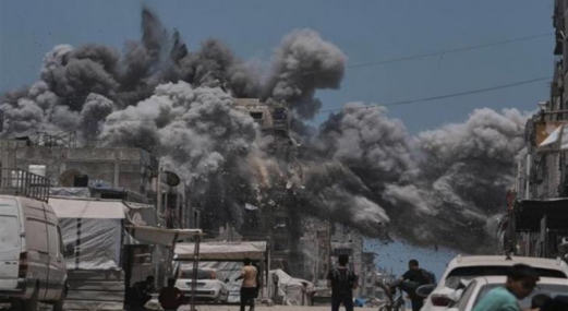 إصابة 10 فلسطينيين في قصف للعدو الصهيوني على مخيم الشاطئ غرب غزة