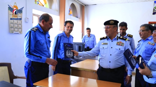 مدير عام شرطة المرور يتفقد سير الأداء بإدارة مرور أمانة العاصمة