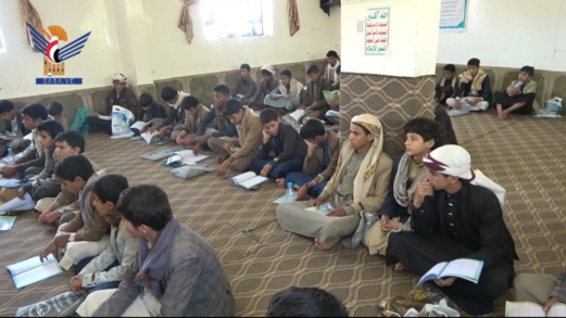 مسؤول التعبئة بمحافظة عمران يتفقد أنشطة الدورات الصيفية في مديرية حوث