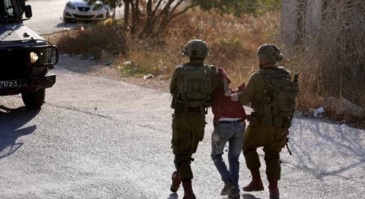 العدو  الإسرائيلي يعتقل 10 فلسطينيين من الضفة الغربية