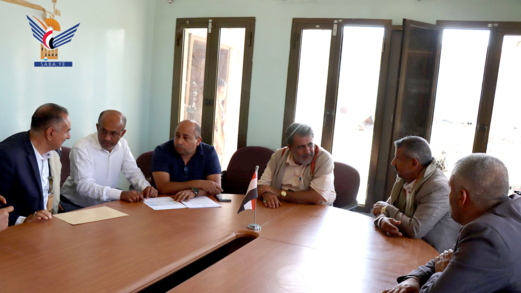 مناقشة حفر آبار مياه بمدينة رداع في البيضاء