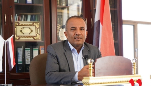 وزير الخدمة المدنية يهنئ قائد الثورة ورئيس المجلس السياسي بعيد الأضحى