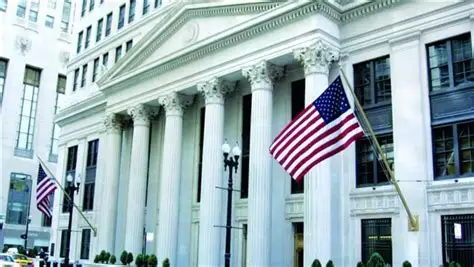 الاحتياطي الفيدرالي الأمريكي يخفض الفائدة للمرة الثانية في 2025 وسط انقسام داخلي