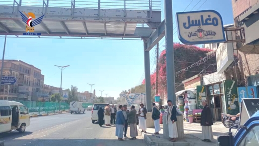 مناقشة أعمال إزالة المخالفات وتفقد مشروع جسر مشاة في مديرية الثورة بأمانة العاصمة