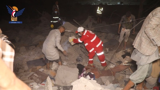 فيديو | البحث عن العالقين وانتشال ضحايا جريمة العدوان الأمريكي الذي استهدف منزلاً جوار المستشفى اللبناني فيديو | البحث عن العالقين وانتشال ضحايا جريمة العدوان الأمريكي الذي استهدف منزلاً جوار المستشفى اللبناني