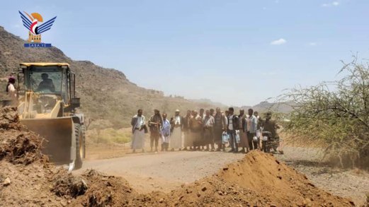 القائم بأعمال محافظ الضالع يتفقد أعمال صيانة طريق دمت - مريس