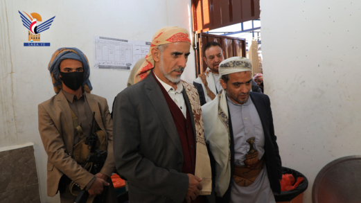 مفتاح يزور عددًا من المطابخ الخيرية في مديرية شعوب بالأمانة