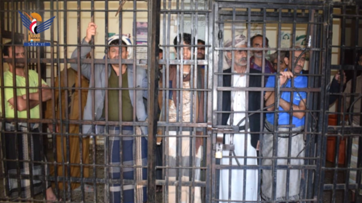 لجنة معالجة قضايا السجون والسجناء بالمحويت تقر الإفراج عن 65 سجيناً