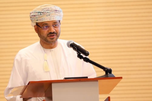 وزير الخارجية العُماني يدعو إلى استغلال الحلول المتاحة لوقف الحرب