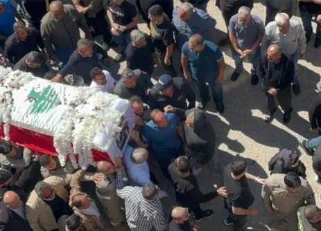 تشييع الصحفية الشهيدة آمال خليل في بلدة البيسارية جنوبي لبنان