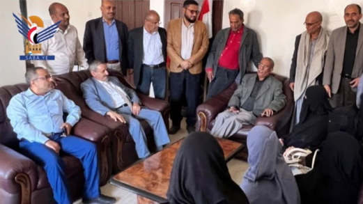 رئيس هيئة حقوق الإنسان يتفقد الانضباط الوظيفي بديوان الهيئة