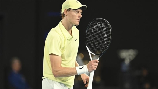 يانيك سينر يحتفظ بصدارة التصنيف العالمي للاعبي التنس منذ 56 أسبوعا