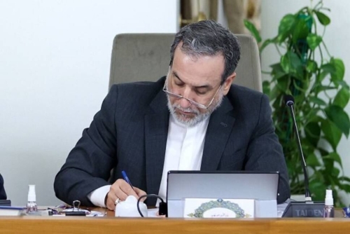 عراقجي: إيران ترفض إعادة القرارات الملغاة ضدها