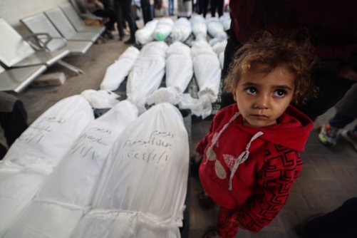 12 شهيدا فلسطينيا بينهم أطفال في قصف العدو الإسرائيلي قطاع غزة